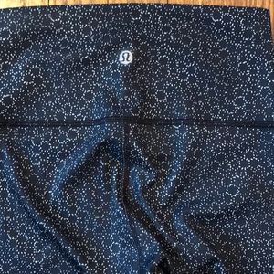 Cropped lululemon leggings!
